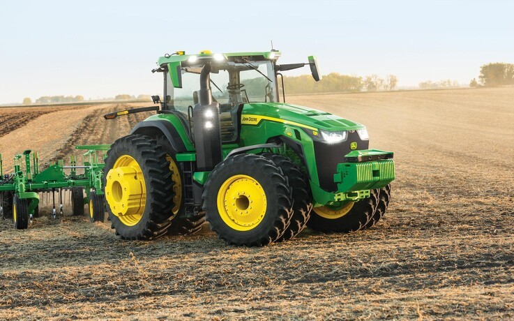 John Deere afslører ny førerløs traktor